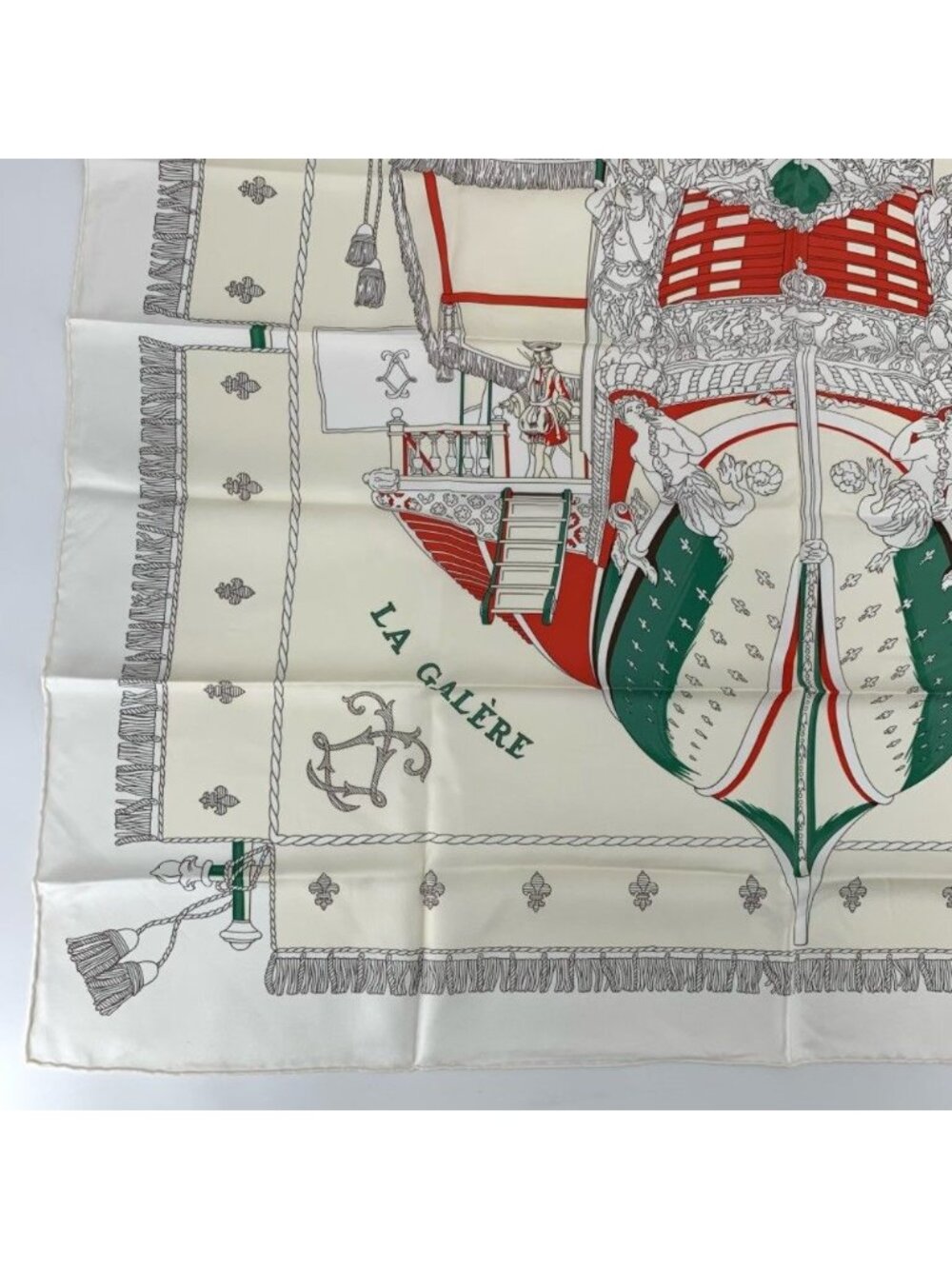 Hermes Carre 90 Vue du Carrosse de la Galere la Reale Queen's Coronation White - Picture 4 of 7